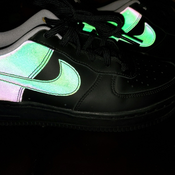 air force 1 lv8 reflective